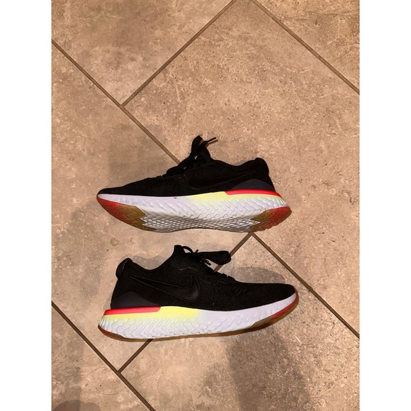 Nike - Picture 2 of 6